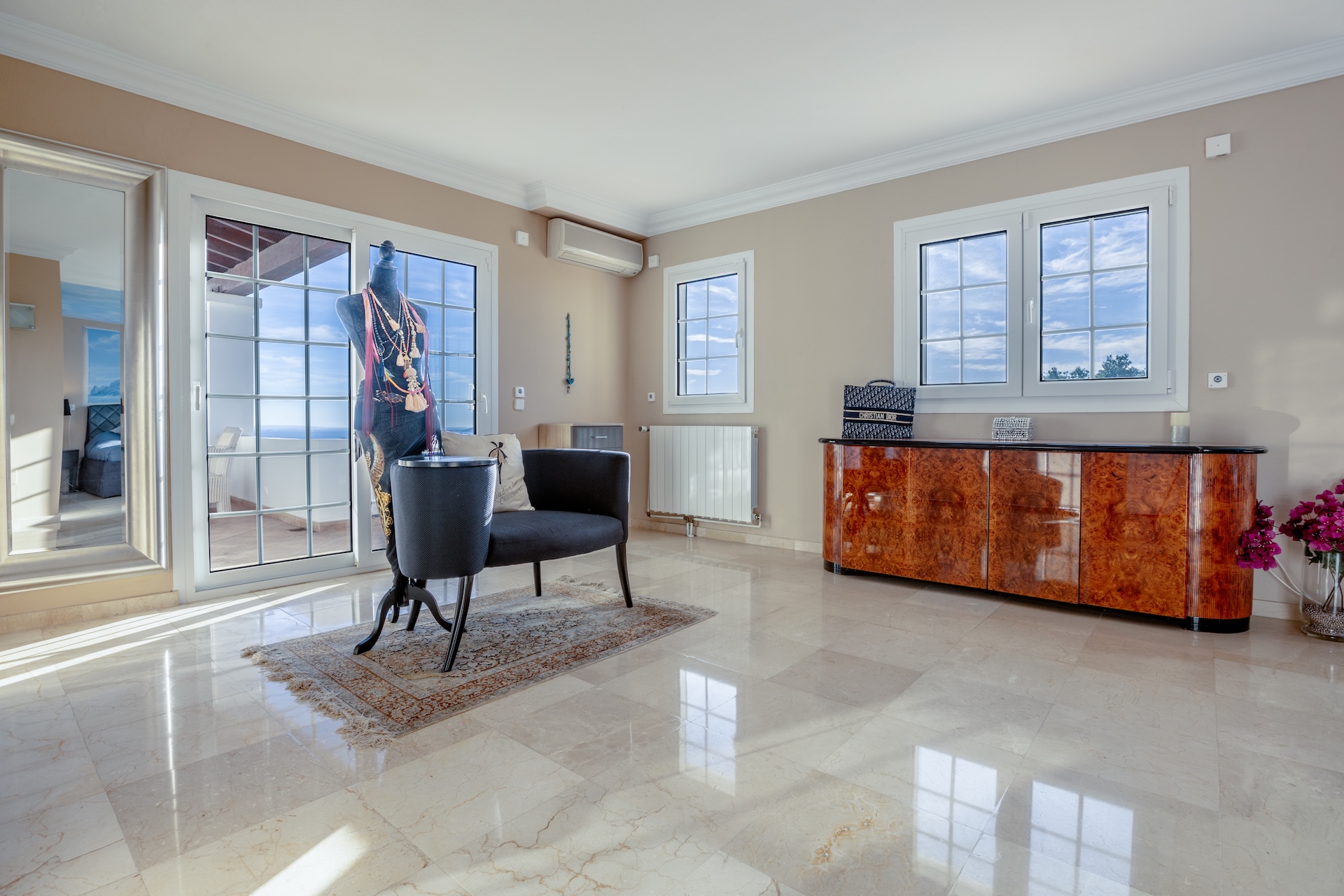 Resa Estates Ibiza sale te koop Villa hills Can Furnet living room 4.jpg